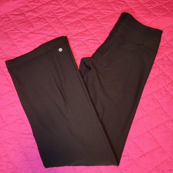 Lululemon Reversible Groove Bootcut Pants – Size 8, Black & Striped Waistband - Picture 4 of 7